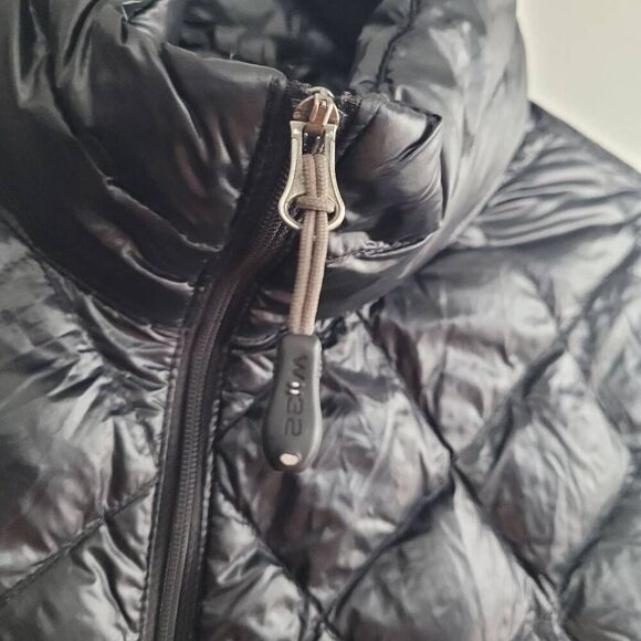 black quilted down jacket zip up gorpcore outdoors neutral minimalist - Picture 3 of 10